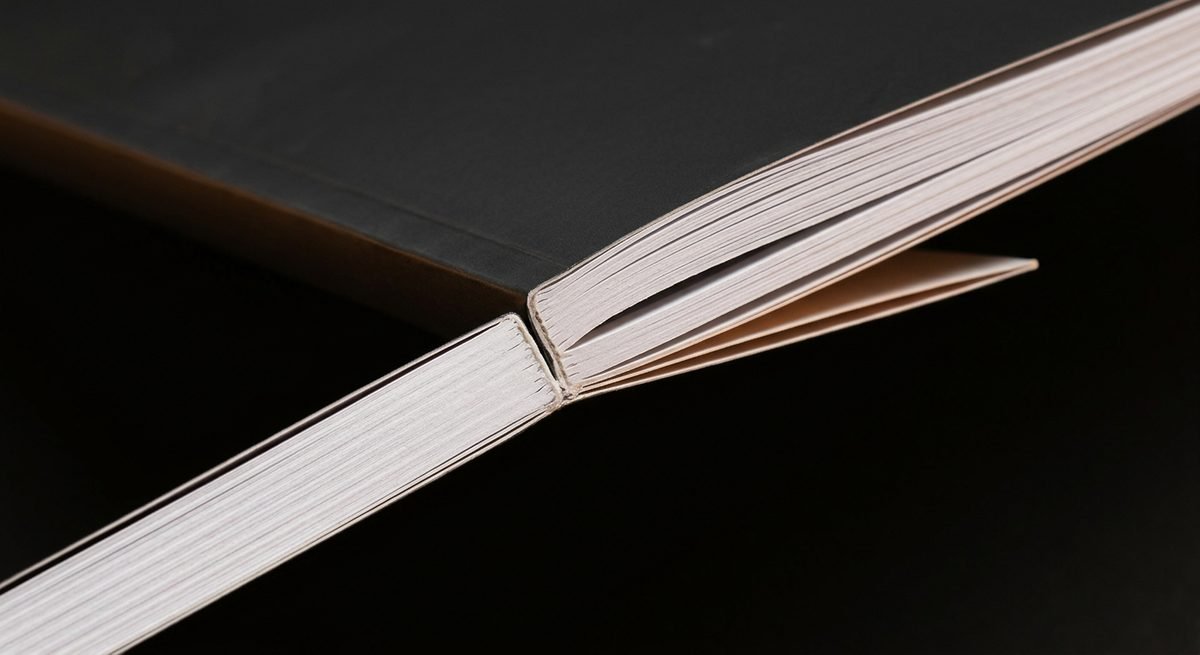 Brochures detail 1